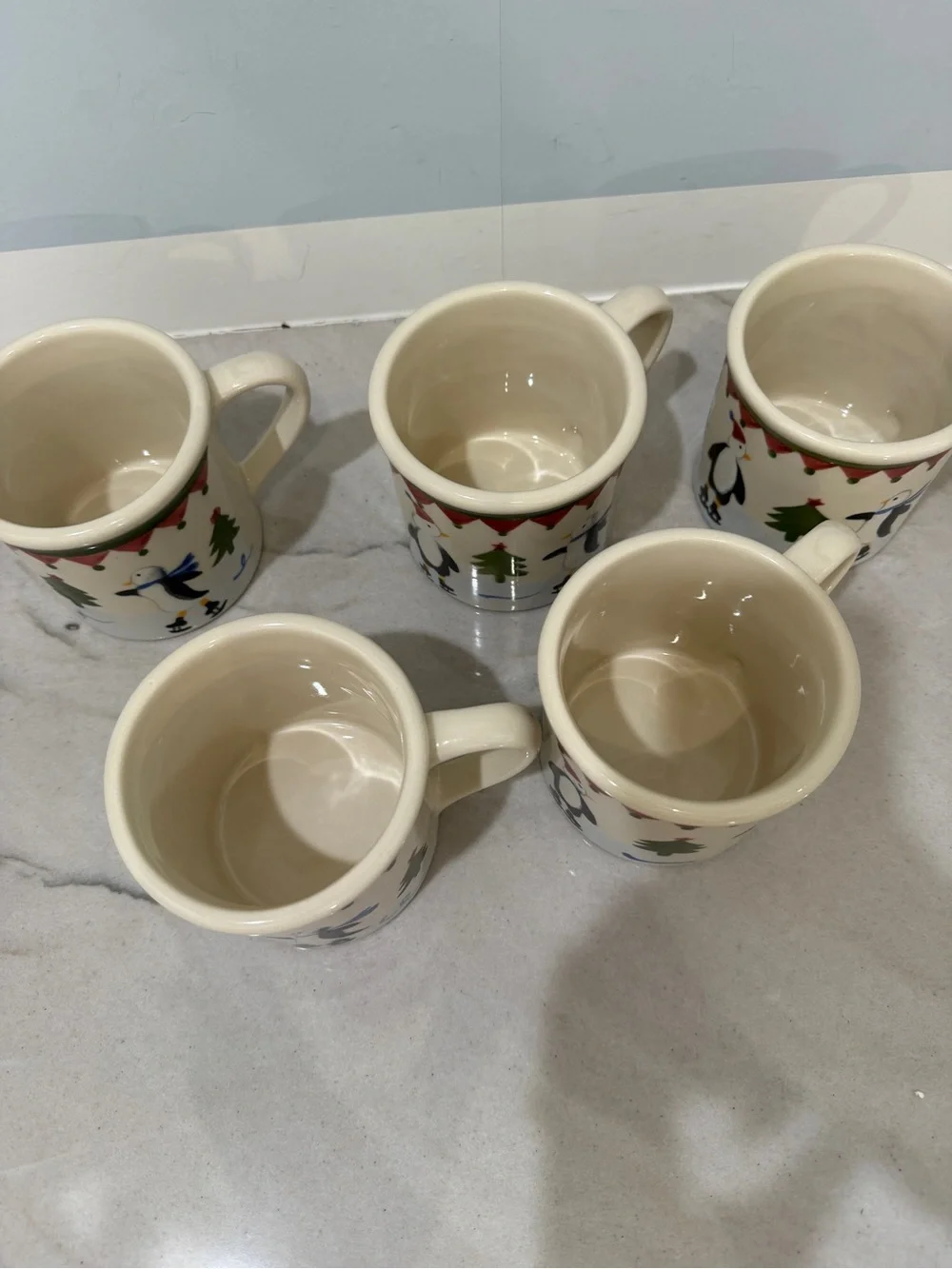 Vintage Hartsone 1982 handpainted Christmas Holiday Coffee Mugs Set of 5 (Cream)